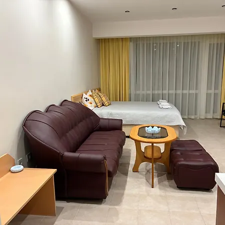 Miramar Palace 612s Апартаменти