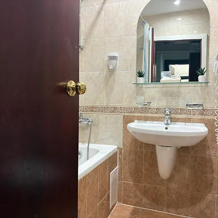Miramar Palace 612s *
